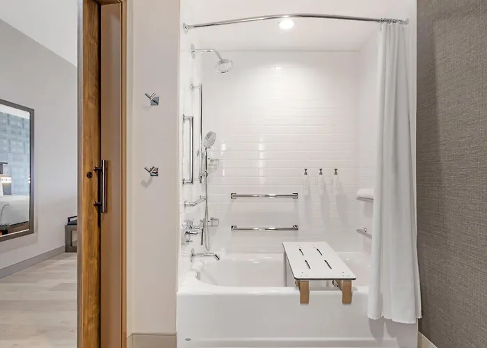 Cambria Worth - Medical Center Hotel 5*