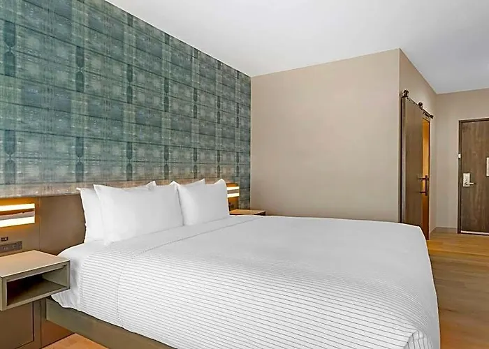 Cambria Worth - Medical Center Hotel 5*