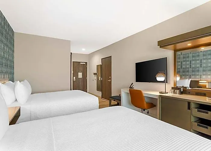 Cambria Worth - Medical Center 5*