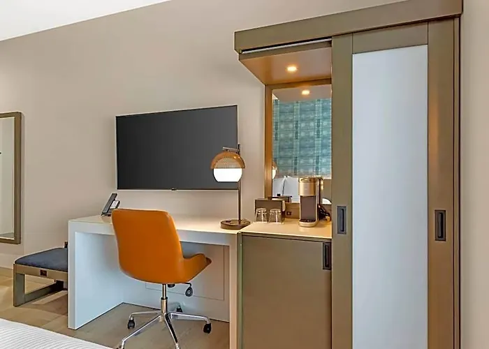 Hotel Cambria Worth - Medical Center 5*